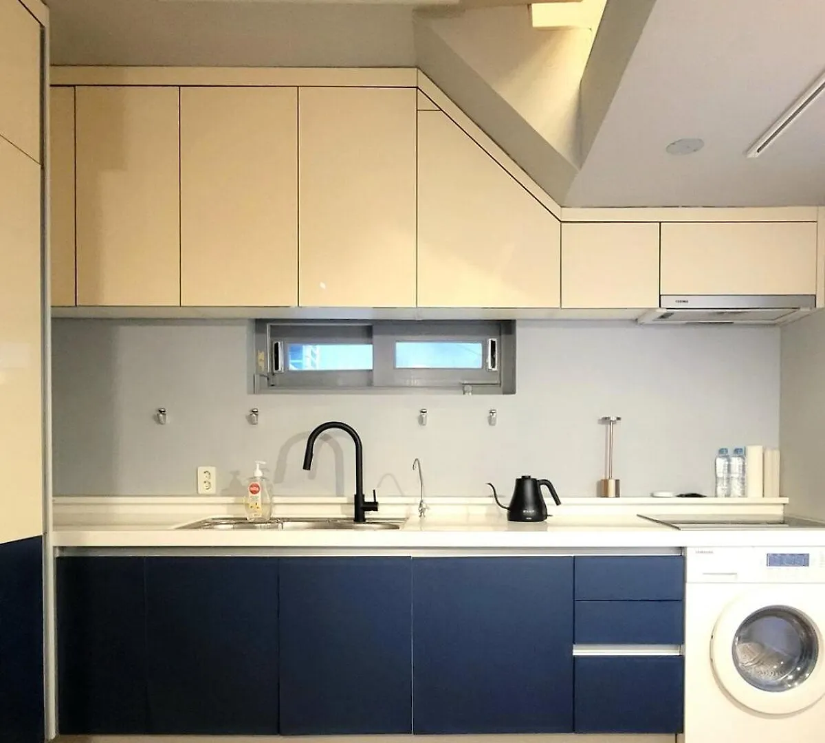 Stay Trinity, A Beautiful Private House With An Architectural Award Seoel